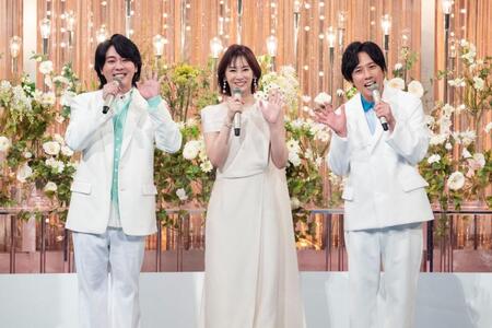司会を務めた（左から）大森元貴、北川景子、二宮和也
