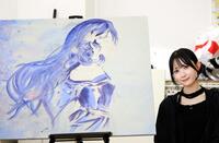 制作中の作品を見せるＲａｉｎ　Ｔｒｅｅの橋本真希