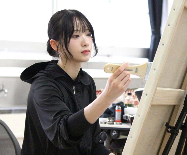 橋本真希　制作の油絵　あす披露目