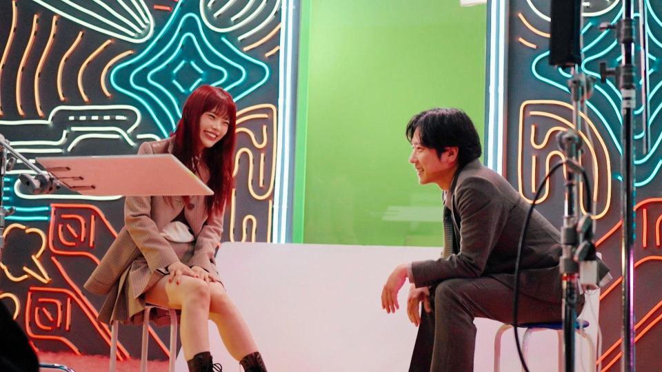 「　Ｇｏｏｇｌｅ　Ｐｉｘｅｌ　１１　」　×「ａｈａｍｏ」新ＷｅｂＣＭで初共演したアイナ・ジ・エンド（左）と二宮和也