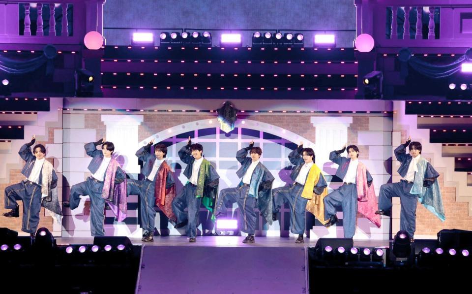 ｉｉＯＮＤＯの（左から）堀蒼寿、守本勝倶、三戸琳仁、畑駿平、三村航輝、宮本琉成、高橋夢人、大野遥斗