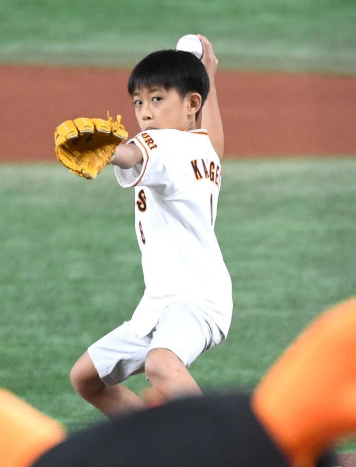 華麗なフォームで投げ込む堀越勸玄＝東京ドーム（２０２２年９月撮影）