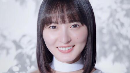 青葉坂４６オーディション告知をする乃木坂４６の遠藤さくらⓒ乃木坂４６ＬＬＣ