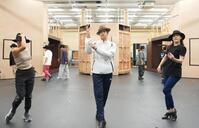 ミュージカル「ＳＰＹ×ＦＡＭＩＬＹ　２　爆弾犬篇＆豪華客船篇」公開稽古で美声を披露する森崎ウィン