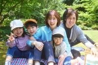 「２４時間テレビ」スペシャルドラマで主演を務める北川景子（中央）とつんく♂役を演じる高橋光臣（右）