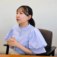 インタビューに答える黒川麗海アナウンサー