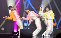 パフォーマンスを行ったモナキ（左から）じん、ケンケン、サカイＪｒ．おヨネ