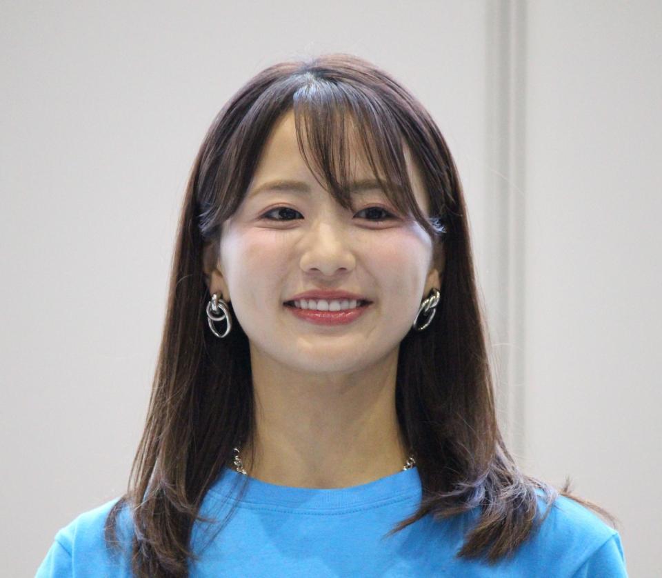 笑顔を見せる平嶋夏海