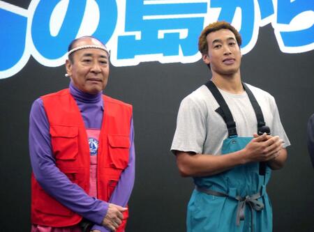 　共演するモト冬樹（左）と関口メンディー