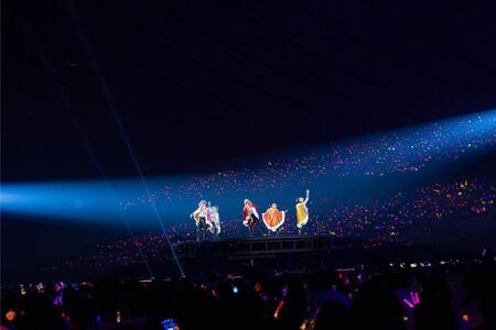 ライブを行うすとぷり©　ＳＴＰＲ　Ｉｎｃ．