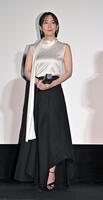 舞台あいさつに登壇した吉岡里帆（撮影・持木克友）