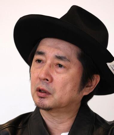 バンド生活を振り返る怒髪天・増子直純（撮影・佐々木彰尚）