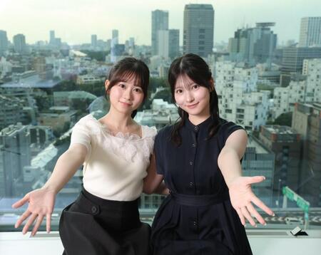 同期の新人アナとして活躍の場を広げるテレビ東京・鈴木芹里乃アナ（左）と北川莉央アナ＝東京・六本木のテレビ東京（撮影・西岡正）