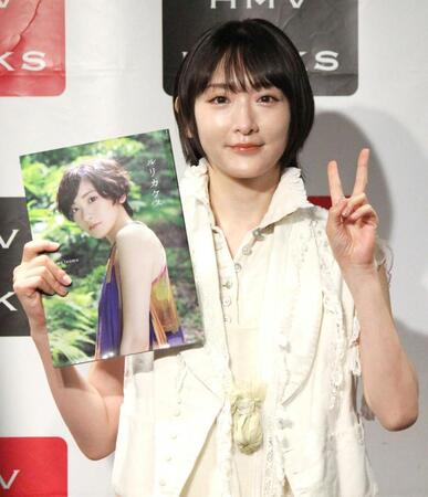 発売記念イベントに出席した生駒里奈