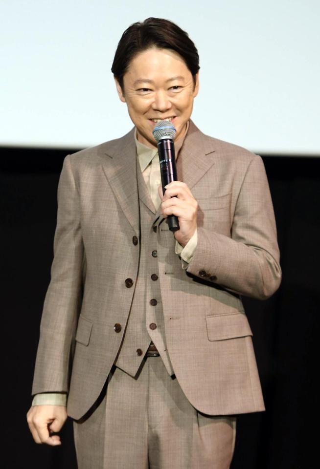 笑顔でトークする阿部サダヲ（撮影・千葉大輝）