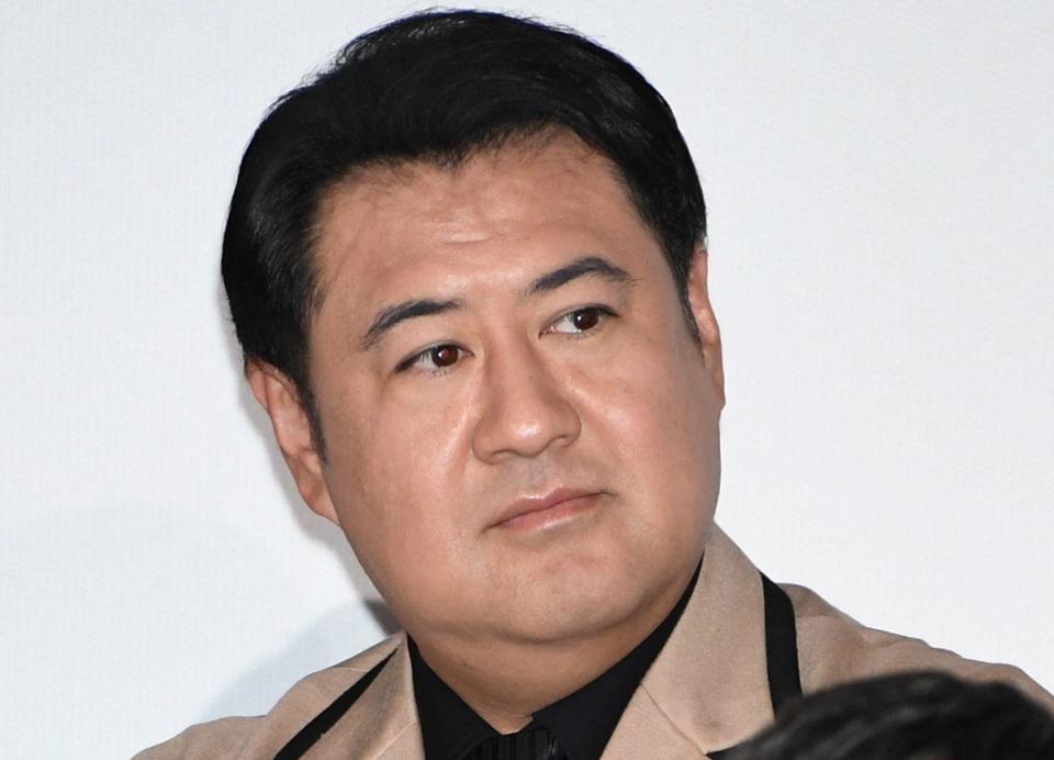 小手伸也