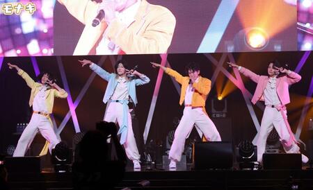 Ｚｅｐｐツアーを成功させ、勢いが止まらないモナキ（左から）おヨネ、サカイＪｒ．、じん、ケンケン（撮影・伊藤笙子）