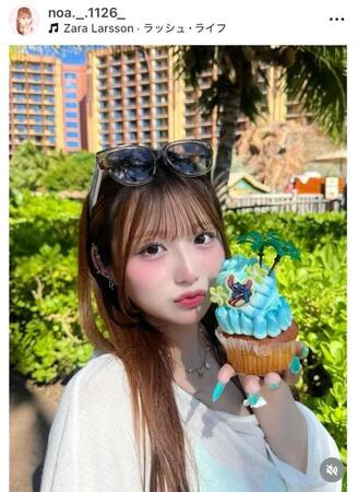 「７人揃っての初めての海外旅行！」と家族ハワイ旅を報告した長女・希空のインスタグラム＠ｎｏａ．＿．１１２６＿より