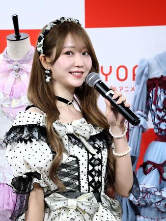 衣装のレースは「手作り」だというこだわりぶりを見せた＝ＬＯＶＥ・大谷映美里