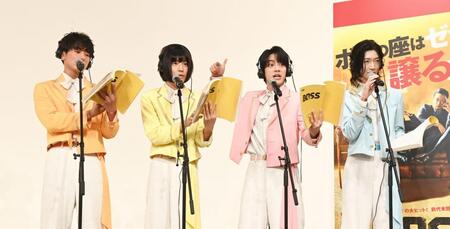 アフレコをするモナキの（左から）じん、おヨネ、ケンケン、サカイJr.（撮影・園田高夫）