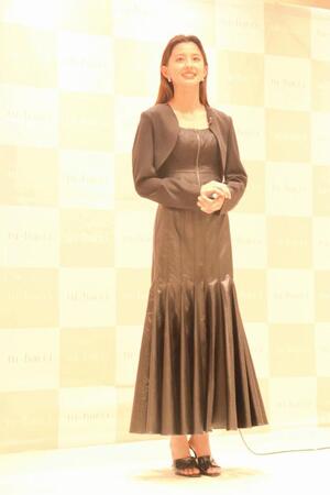 「ｔｕ-ｈａｃｃｉルクア大阪店」の一日店長を務めた朝比奈彩