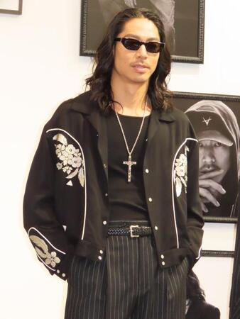 内覧に出席したＥＸＩＬＥ　ＡＫＩＲＡ