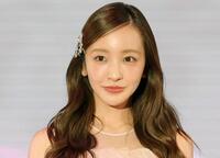 板野友美