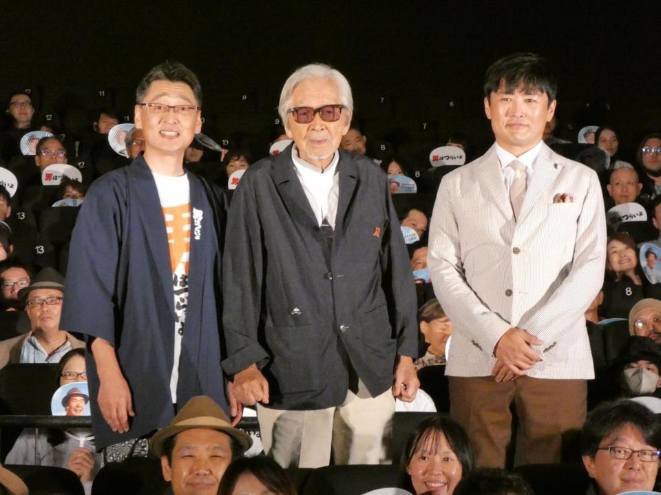 イベントに出席した（左から）北山雅康、山田洋次監督、劇団ひとり