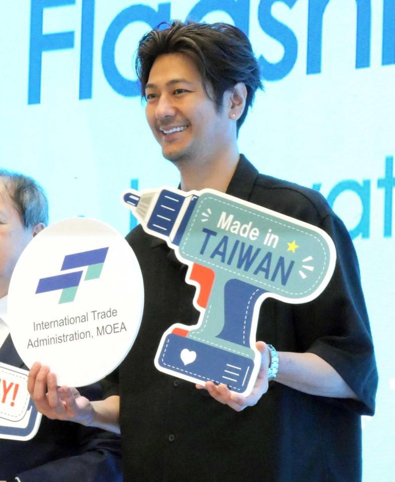 イベントに出席した速水もこみち