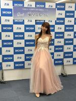 ドレス姿を披露した東堂とも