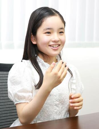 取材に応じる鈴木凜子＝ｊｏｂｂｙｋｉｄｓ（撮影・石井剣太郎）