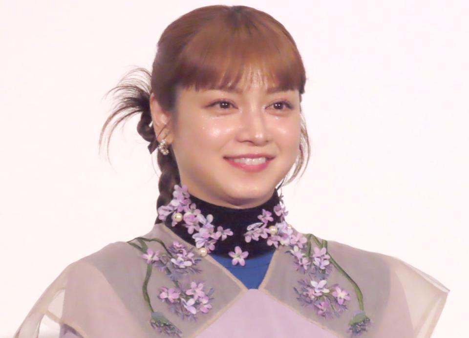 平愛梨
