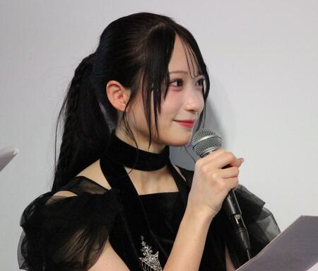 展覧会「雨の日の星空」クロージングパーティーに出席したＲａｉｎ　Ｔｒｅｅの橋本真希