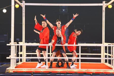 「神４」の異名を持つ（前列中央から時計回りに）ＲＧ、田崎佑一、ＨＧ、トキ
