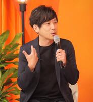 会見に出席した二宮和也