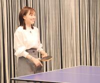 ラケットを握り余裕の表情を浮かべる石川佳純さん