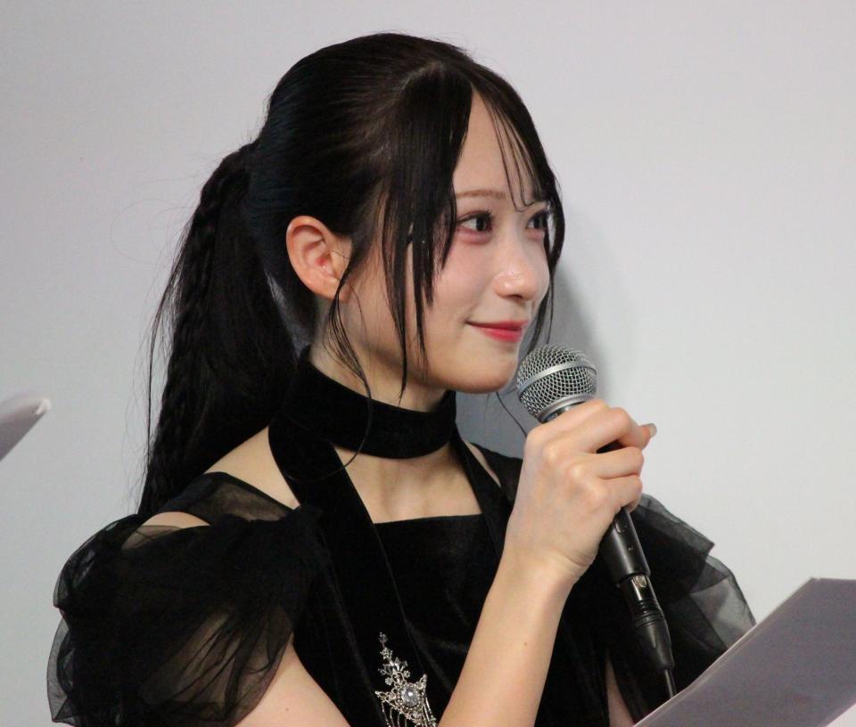 展覧会「雨の日の星空」クロージングパーティーに出席したＲａｉｎ　Ｔｒｅｅの橋本真希