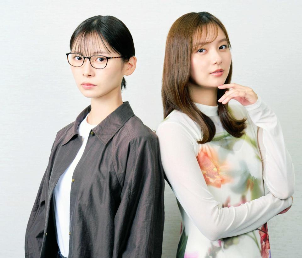 Ｗ主演する朝日奈央（左）と新川優愛（ｃ）「妻を引退します」製作委員会