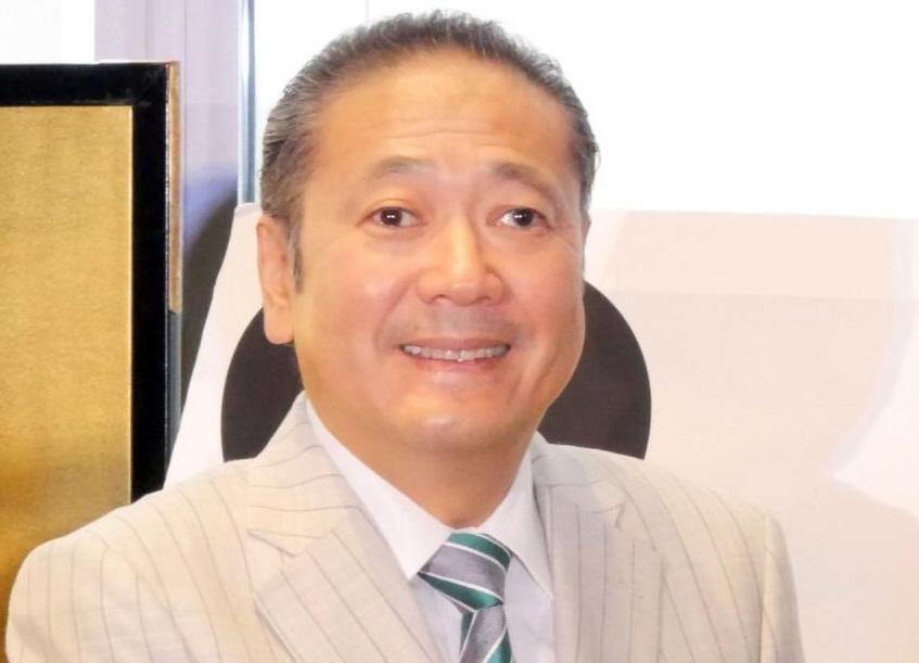 鎧塚俊彦氏
