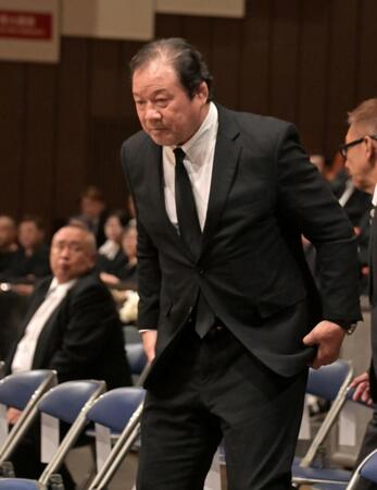 ガッツ石松さんお別れ会の参列した藤波辰爾（撮影・持木克友）