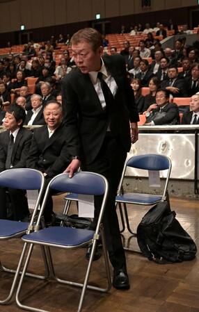 ガッツ石松さんお別れ会の参列した玉袋筋太郎（撮影・持木克友）