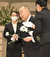 ガッツ石松お別れ会に参列したファイティング原田（撮影・持木克友）
