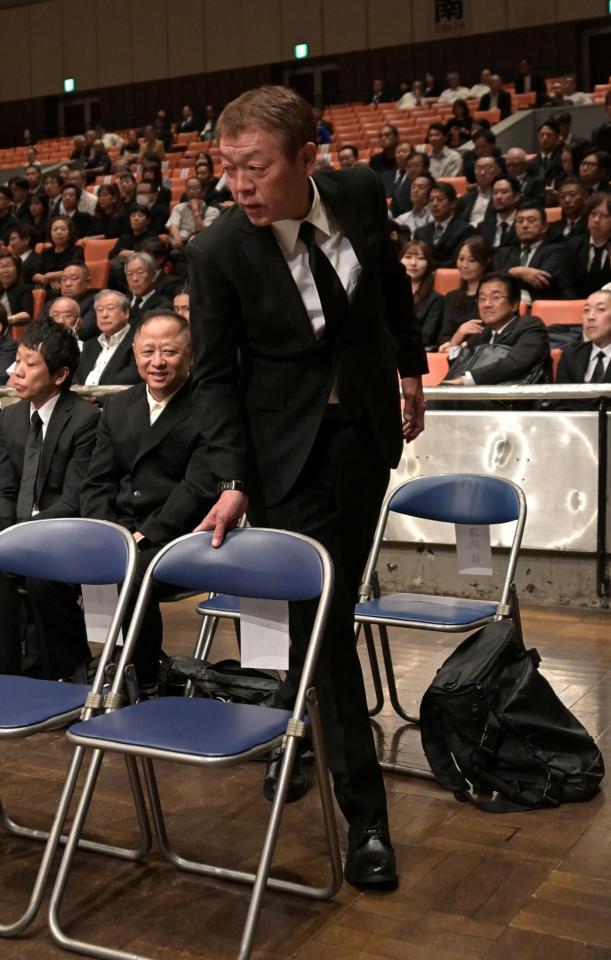 ガッツ石松さんお別れ会の参列した玉袋筋太郎（撮影・持木克友）