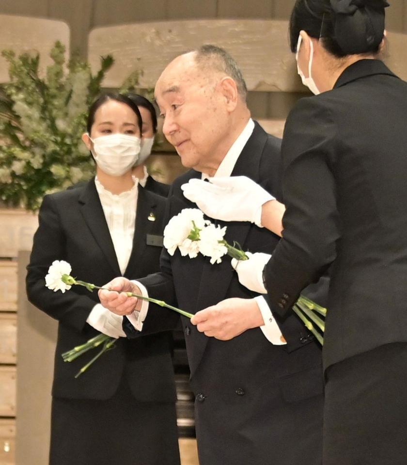 ガッツ石松お別れ会に参列したファイティング原田（撮影・持木克友）
