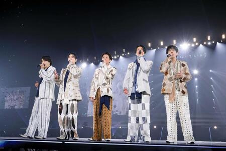 「５　-嵐という時間-」（Ｃ）２０２６　ＡＲＡＳＨＩ　Ｉｎｃ．