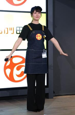 ＰＲ大使として登壇するももいろクローバーＺ・佐々木彩夏（撮影・西岡正）
