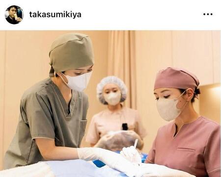 「ダウンタイム」より。高須幹弥氏のインスタグラム＠ｔａｋａｓｕｍｉｋｉｙａより