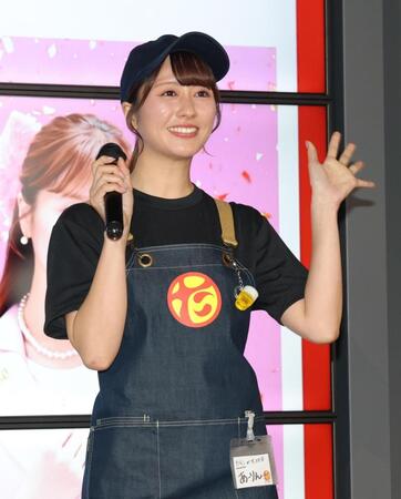 ＰＲ大使として登壇するももいろクローバーＺ・佐々木彩夏（撮影・西岡正）