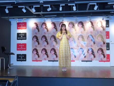 初の写真集「あざと未満」を発売した私立恵比寿中学の桜井えま