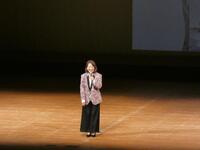 橋幸夫さんの一周忌特別公演に出演した橋真由美さん